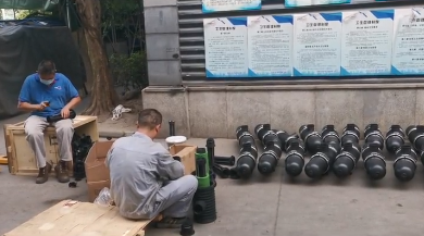 疊片污水處理器，正在裝配